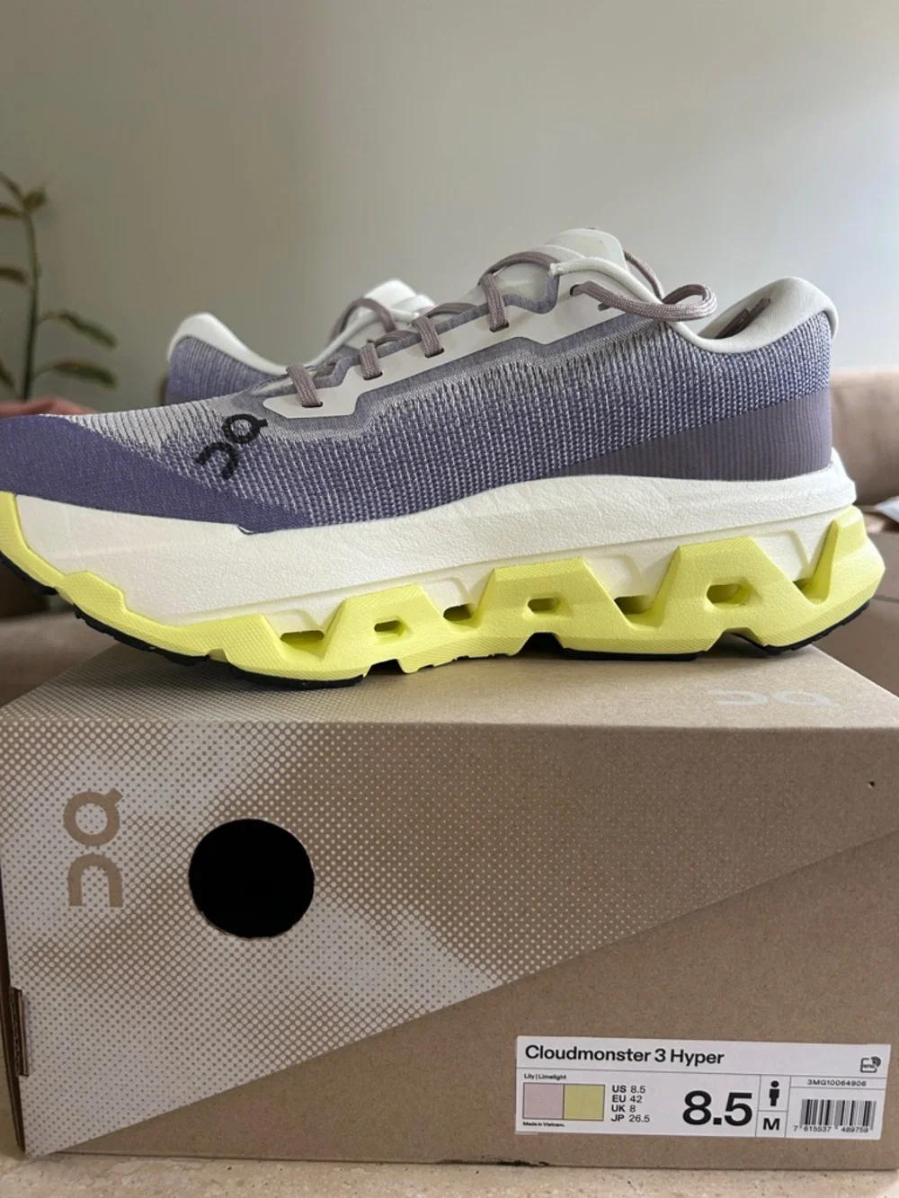 NIB! On Cloudmonster 3 Hyper Lily/Limelight - Picture 7 of 11